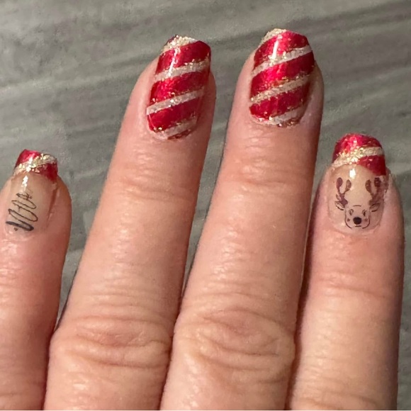 *Retired* Color Street: Golden Icicles | Gold Stripes Metallic Holiday Christmas - Picture 8 of 13